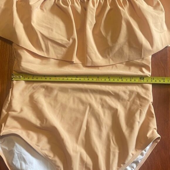 New. Cupshe Ruffle Off Shoulder One-piece Swimsuit Size L - Picture 2 of 9